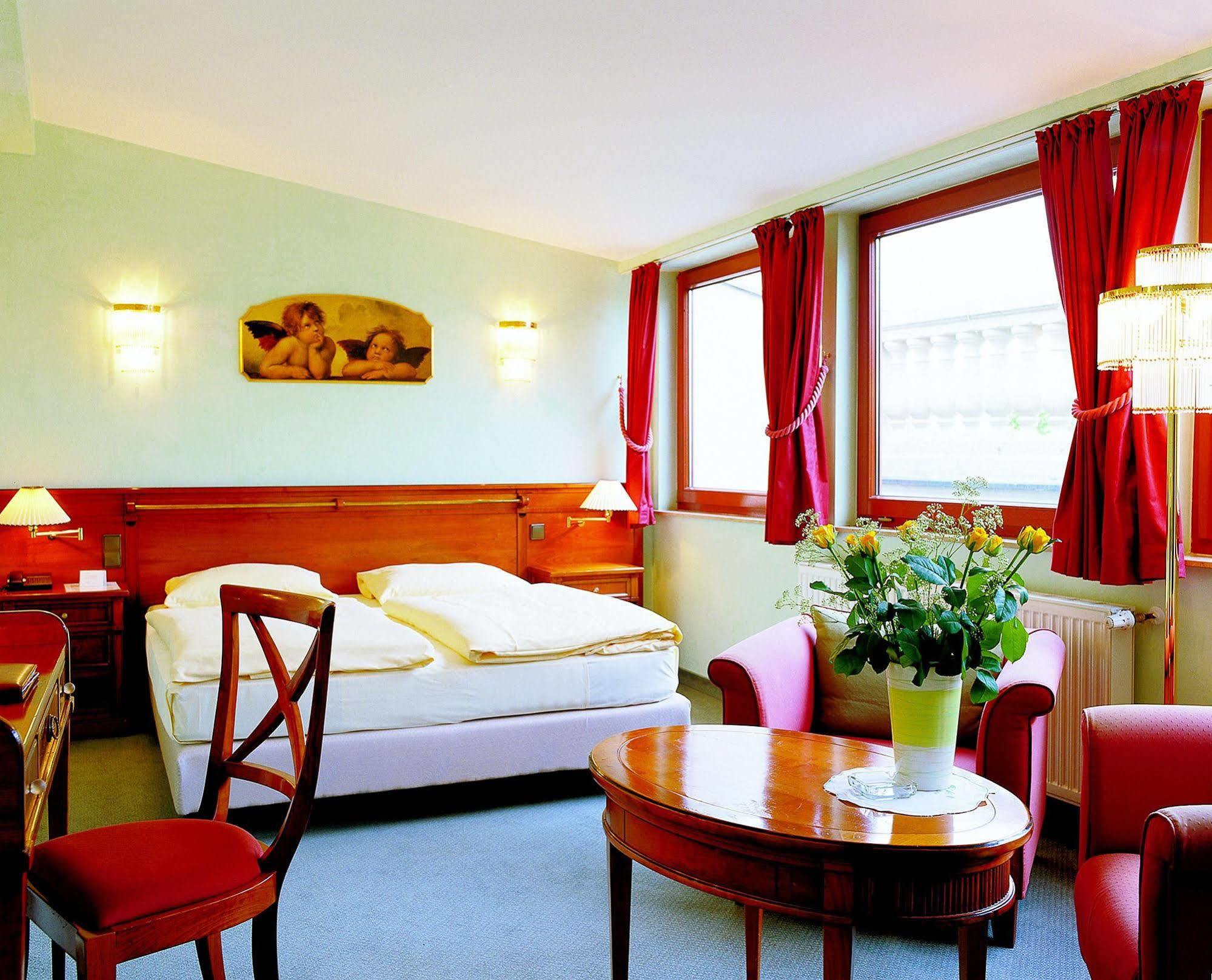 Am Luisenplatz 4* Potsdam