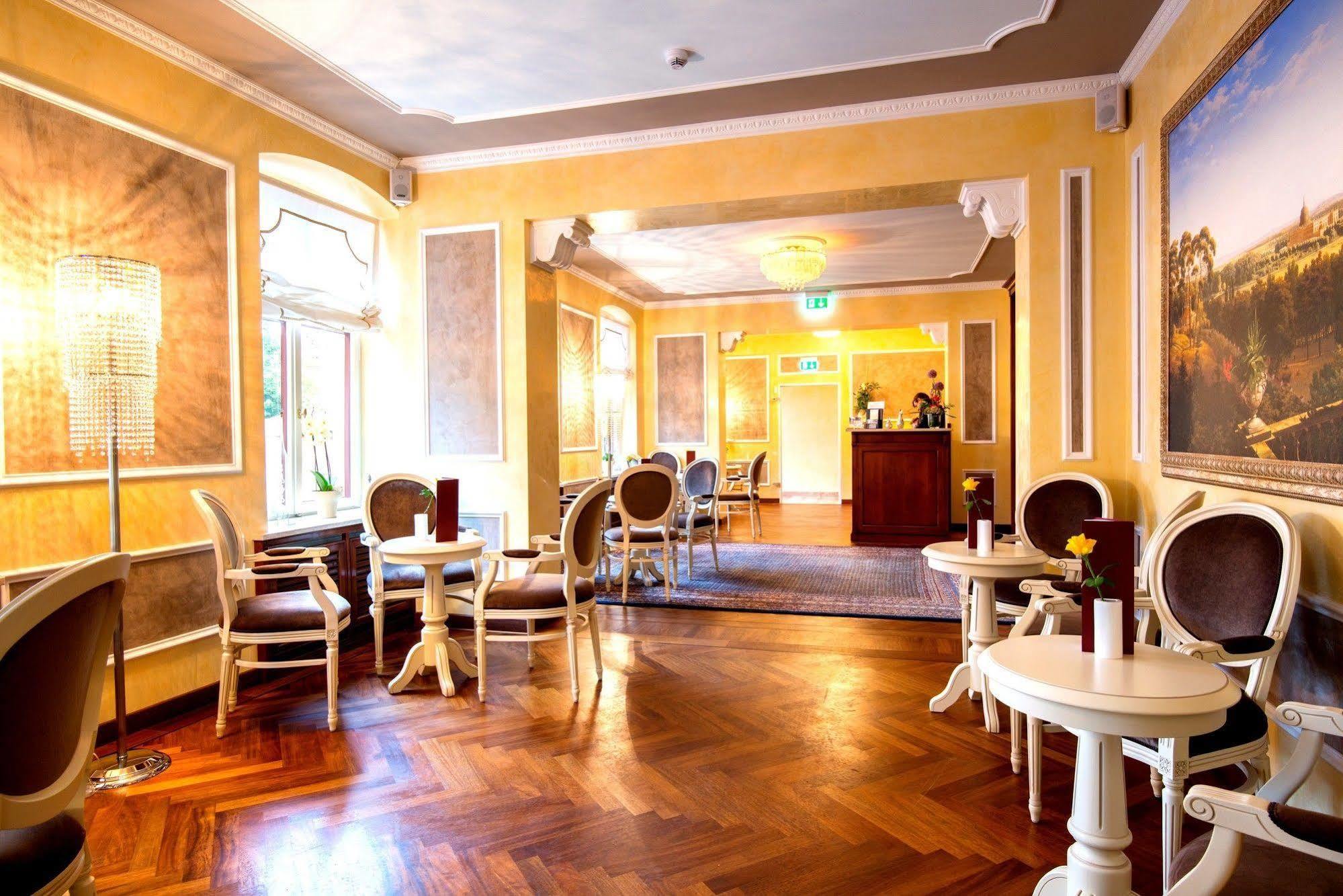 Am Luisenplatz Hotel 4*